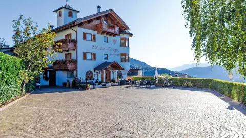 5344-Dolomiten-&-Suedtirol_content_1920x1080px_Hotel-Tirol_2-placeholder