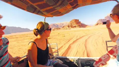 6875-76_Jordanien_content_1920x1080px_Wadi-Rum-Jeepfahrt-placeholder