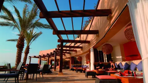 7255-56_AMM111-12_Jordanien_content_1920x1080px_Hotel-Mövenpick-Tala-Bay-Resort_Lounge-placeholder