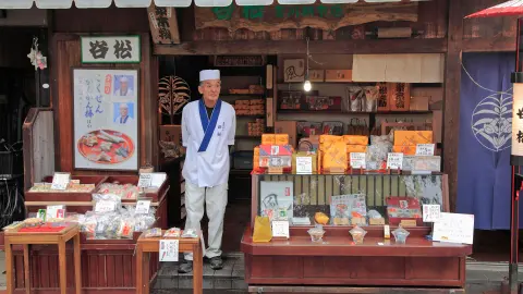 7040-41_Faszination-Japan_content_1920x1080px_Morgenmarkt-in-Takayama-placeholder