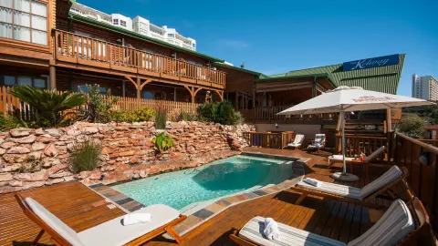 CPT111-112_Faszination-Suedafrika_content_1920x1080px_Kelway-pool-placeholder