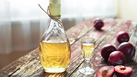 Pflaumenschnapsprobe in Souillac-placeholder