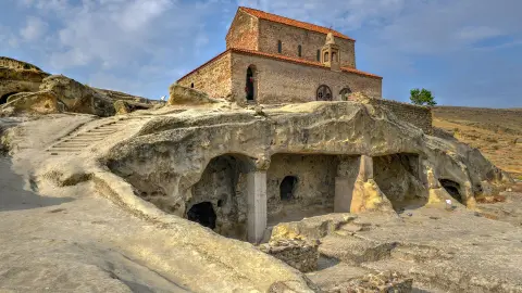 5202_Großartiger-Kaukasus_content_1920x1080px_Hoehlenstadt-Uplisziche-placeholder