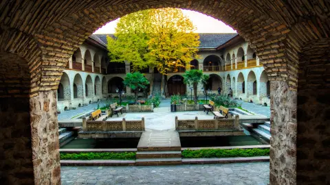5202_Großartiger-Kaukasus_content_1920x1080px_Sheki-Caravanserai-placeholder