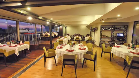 6869-70_Städte-Erlebnis-Istanbul_Hotel-Antik_Restaurant-placeholder