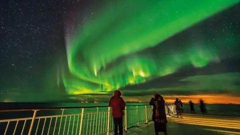 Beeindruckende Nordlichter-Schiffsfahrt in Island-placeholder