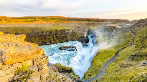 6076-77_Island_Nordlichter_content_1920x1080px_Gullfoss-Wasserfall-placeholder
