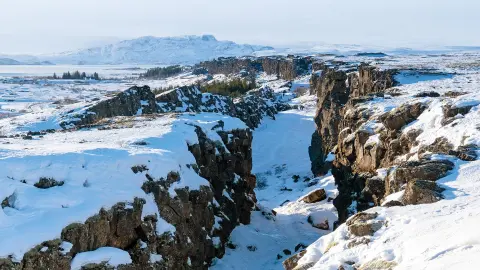 6076-77_Island_Nordlichter_content_1920x1080px_Thingvellir-National-Park-winter-placeholder