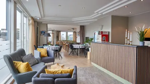 6871-72_Island-Nordlichter_content_1920x1080px_Hotel-Island-Comfort_Bar-placeholder