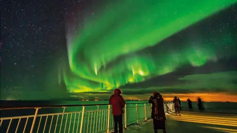 KEF112-113_7265-66_Island-Nordlichter_content_1920x1080px_Nordlichter-Schiffsfahrt-placeholder