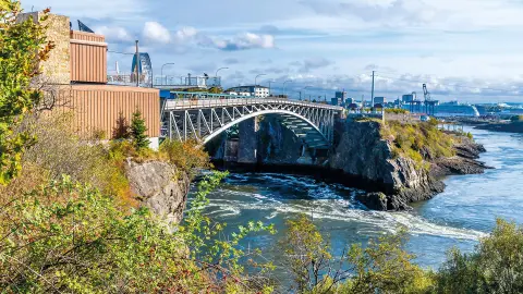 Brücke in Reversing Falls-placeholder