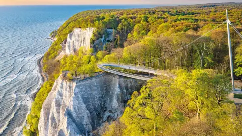 5369_kuestenglueck-bernsteinmeer_content_1920x1080px_Nationalpark-Zentrum-Koenigsstuhl-Skywalk-placeholder