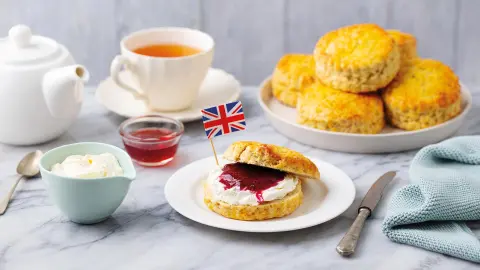 7227-Städte-Erlebnis-London_content_1920x1080px_Cream_Tea-placeholder