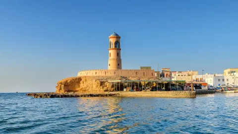 6877-78_Faszination_Oman_content_1920x1080px_Al-Ayjah-Leuchturm-placeholder