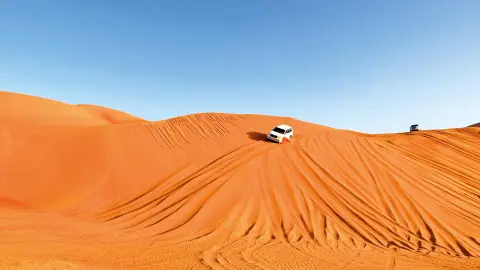 6877-78_Faszination_Oman_content_1920x1080px_Duenenfahrt-placeholder
