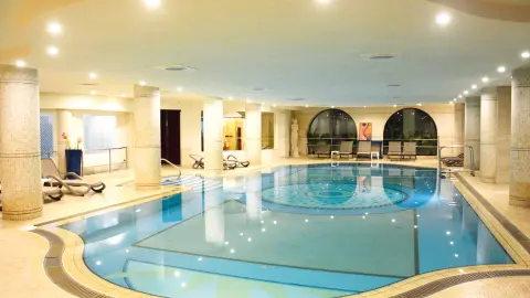 7077_Malta_content_1920x1080px_Hotel-Labranda-Riviera_indoor-pool_neu-placeholder