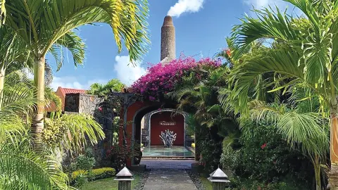MRU111_Trauminsel-Mauritius_EV_26_content_1920x1080px_Charmel_Rum-Distillery-placeholder