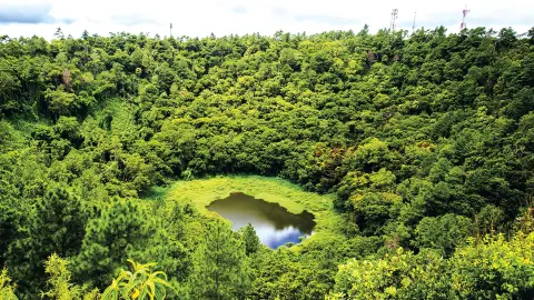 MRU111_Trauminsel-Mauritius_EV_26_content_1920x1080px_Vulkankraters-Trou-aux-Cerfs-placeholder