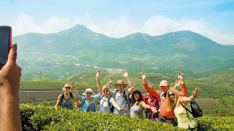 SIN111-112_Malaysia+Singapur_content_1920x1080px_kleingruppe-placeholder