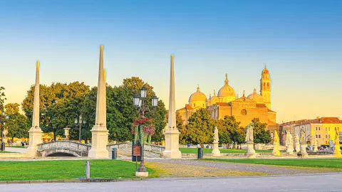 ITA621_Magisches-Venedig_Strandspass-Adria_26_content_1920x1080px_Kultur_Padua_Prato mit Säule-placeholder
