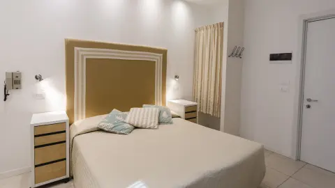 ITA621_Magisches-Venedig_Strandspass-Adria_26_content_1920x1080px_Hotel Speranza_Doppelzimmer 7.jpg-placeholder