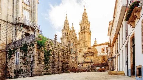 OPO111_112_Nordportugal + Galicien_kulturlandschaft-kathedrale-santiago-placeholder