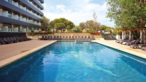 PMI122_Mallorca_unter_der_Herbstsonne_content_1920x1080px_Pool1-placeholder