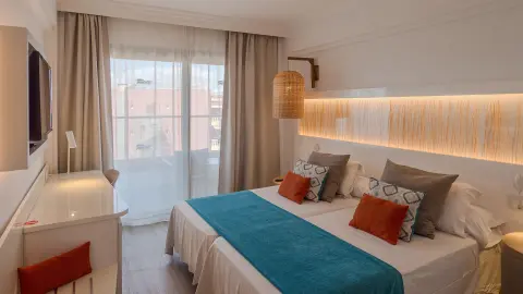 PMI122_Mallorca_unter_der_Herbstsonne_content_1920x1080px_Ipanema-Beach_Doppelzimmer-placeholder