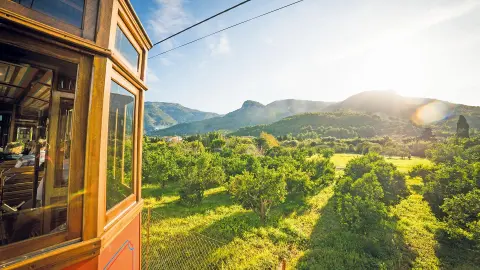 PMI122_Mallorca_unter_der_Herbstsonne_content_1920x1080px_Fahrt-mit-dem-Rotem-Blitz-placeholder