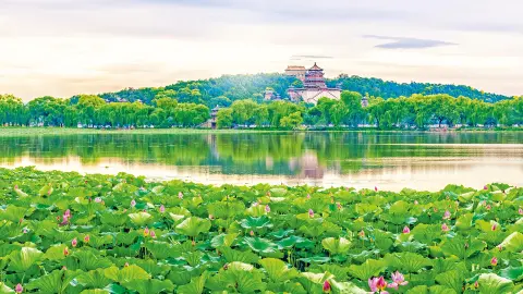 7060-61-Chinas-spektakuläre-Schätze_content_1920x1080px_Peking-Sommerpalast-placeholder