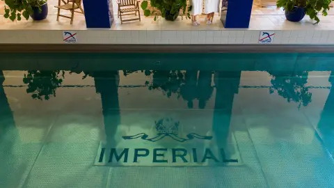 5389_Premium-Kurlaub-Karlsbad_content_1920x1080px_Pool-placeholder