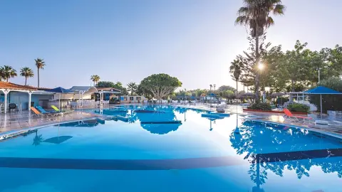 Atlantis Hotel Pool-placeholder