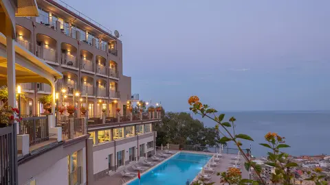 Hotel Antares, Außenansicht & Pool-placeholder