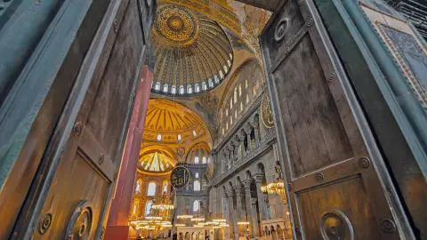 6869-70_Städte-Erlebnis-Istanbul_Hagia-Sophia_Eintritt-placeholder