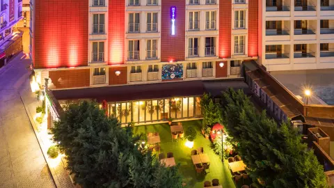 IST112-113_Städte-Erlebnis-Istanbul_content_1920x1080px_Hotel-Vicenza_Aussen-2-placeholder