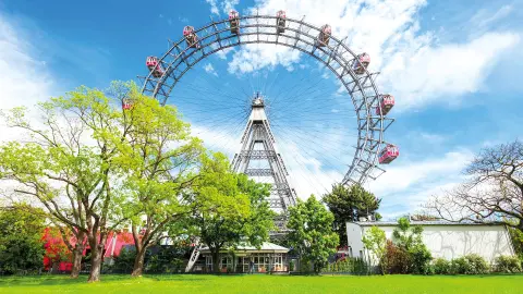 Riesenrad im Prater Freizeitpark in Wien-placeholder