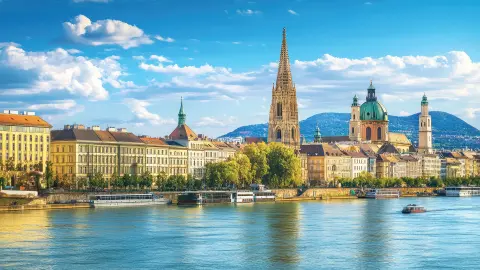 Blick auf die Donau bei Wien-placeholder