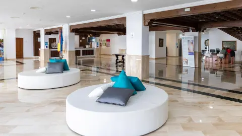 TFS112_7260-61_Teneriffa - unser Sonnenhit_content_1920x1080px_Hotel_PuertoResort_lobby-placeholder