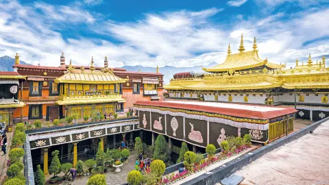 TFU111-112_7282-7283_Tibet-25-26_content_1920x1080px_Jokhang-Tempel-placeholder