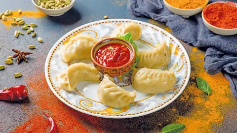TFU111-112_7282-7283_Tibet-25-26_content_1920x1080px_Tibetische-Spezialitäten_Momos-placeholder
