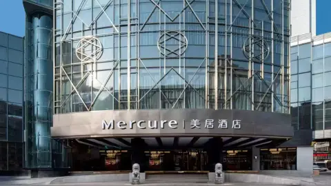 TFU111-112_7282-7283_Tibet-25-26_content_1920x1080px_Mercure-Hotel_aussen-placeholder