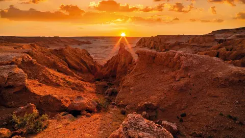 5222_Mongolei_content_1920x1080px_Bajandsag-Felsen-bei-Sonnenuntergang-placeholder