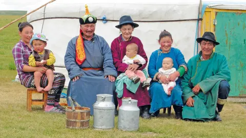 5222_Mongolei_content_1920x1080px_Mongolische-Familie-placeholder