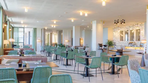 6834-Umbrien-&-Marken_content_1920x1080px_Hotel-Charlie-in-Pesaro_04-placeholder