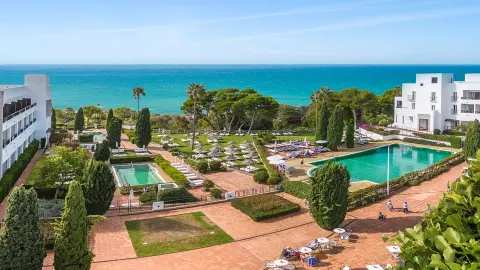 ESL111_unterwegs-an-der-costa-de-la-luz_01-fuerte-conil-vistas-hotel-y-mar-placeholder
