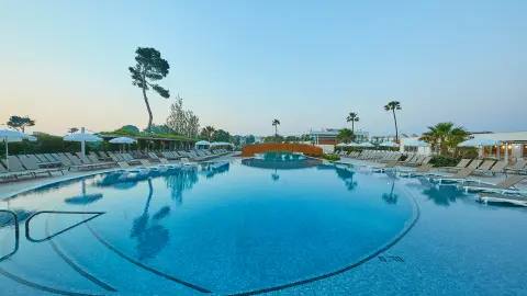Hotel BG Tonga Tower, Pool-placeholder