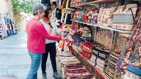 AYT113_7277-80_Wohlfuehlen_tuerkischen-Riviera_content_1920x1080px_antalya_basar-placeholder