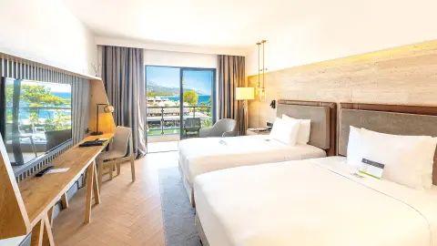 AYT111_7277-80_Wohlfuehlen_tuerkischen-Riviera_content_1920x1080px_Hilton_DoubleTree_Antalya_Zimmermeerblick-placeholder