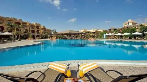 Swiss Inn Pyramids Golf Resort, Pool-placeholder